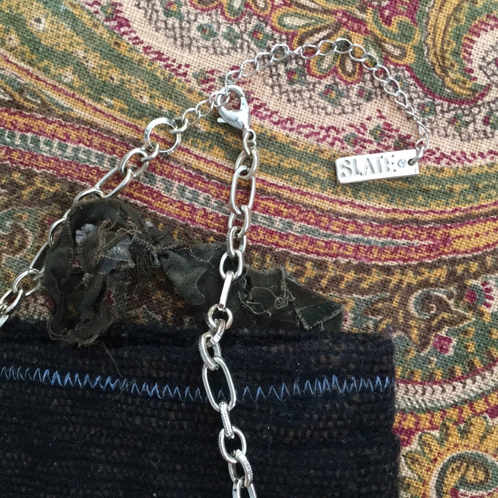 SLATE Gold Flair Necklace - Picture 4 of 6